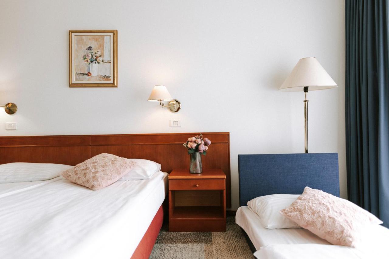 Hotel Toplice - Terme Catez ชาเตช อ็อบ ซาวี ภายนอก รูปภาพ