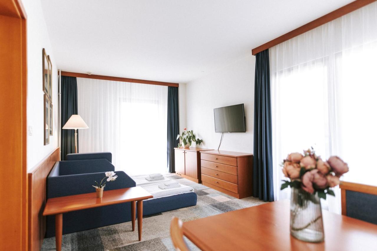 Hotel Toplice - Terme Catez ชาเตช อ็อบ ซาวี ภายนอก รูปภาพ