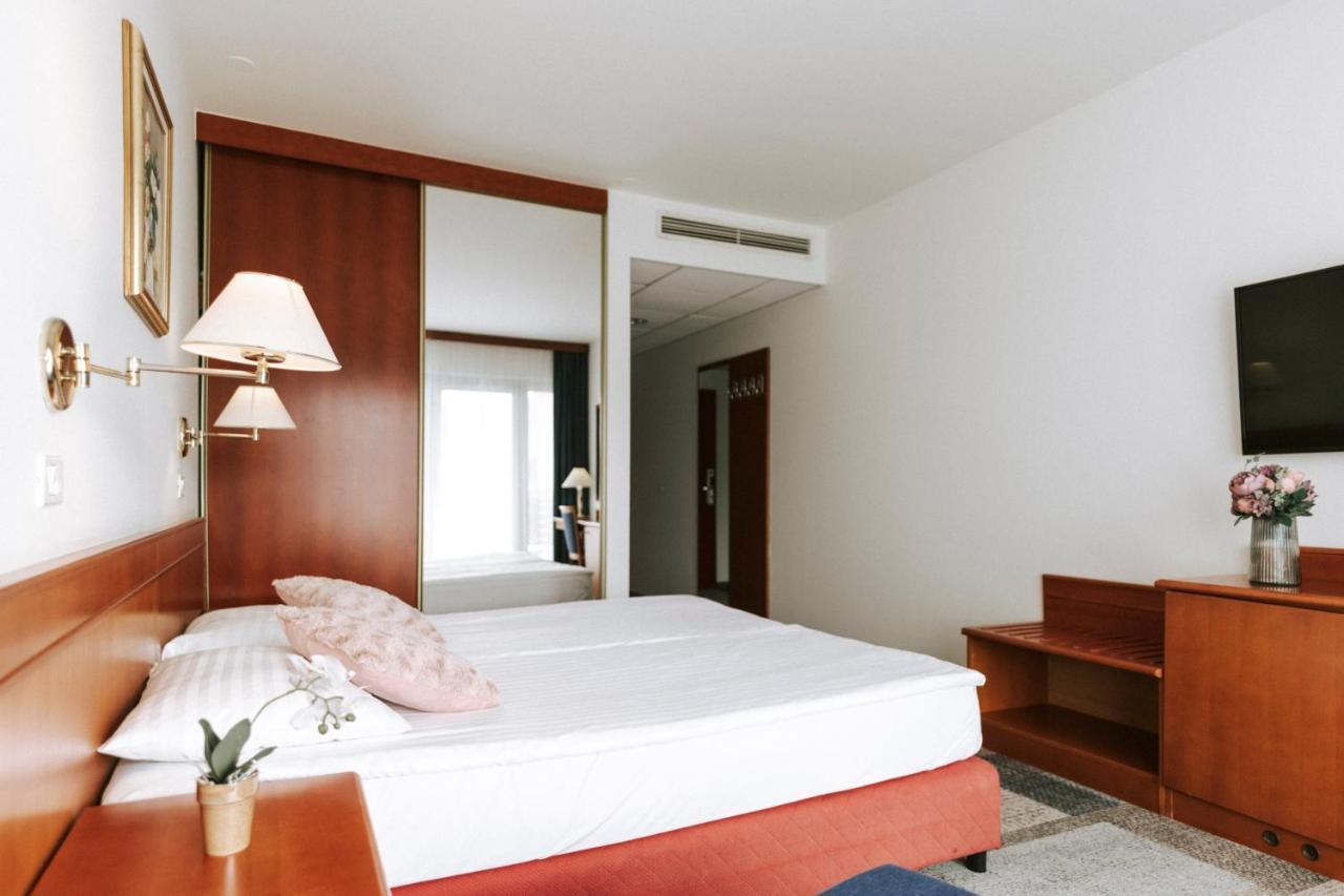 Hotel Toplice - Terme Catez ชาเตช อ็อบ ซาวี ภายนอก รูปภาพ